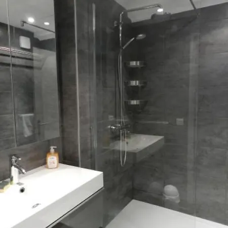 Sleeps 5 Wifi T692736 Apartmán Cannes