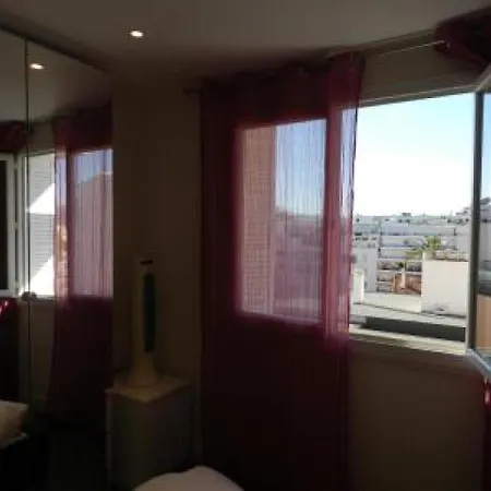 Sleeps 5 Wifi T692736 Apartmán Cannes