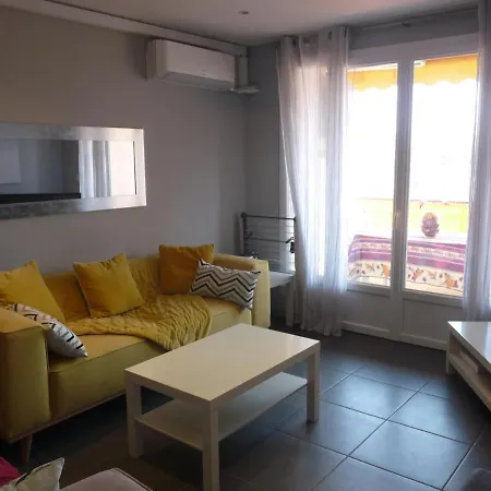 Sleeps 5 Wifi T692736 Cannes